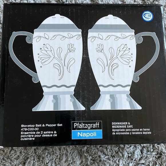 Pfaltzgraff Napoli Stovetop Salt & Pepper Shakers. - Picture 8 of 8